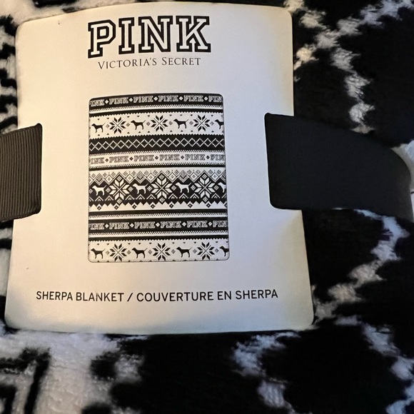Victoria Secret Pink Sherpa Blanket NWT - Picture 2 of 3